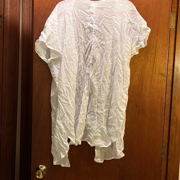 NWT Womens 1X white beach coverup with button front - Picture 5 of 5